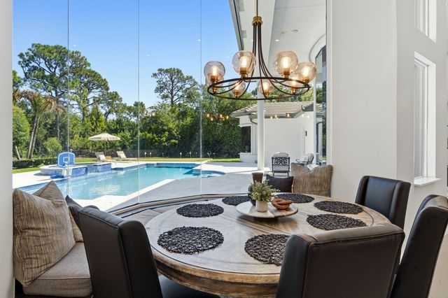 8245 SE Country Estates Way, Jupiter, FL 33458