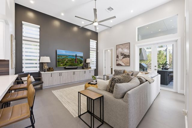 8245 SE Country Estates Way, Jupiter, FL 33458