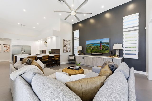 8245 SE Country Estates Way, Jupiter, FL 33458