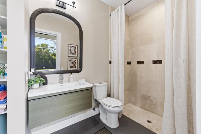 8245 SE Country Estates Way, Jupiter, FL 33458