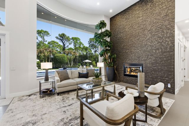 8245 SE Country Estates Way, Jupiter, FL 33458