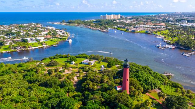 8245 SE Country Estates Way, Jupiter, FL 33458