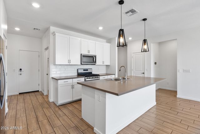 4121 S 67TH Drive, Phoenix, AZ 85043