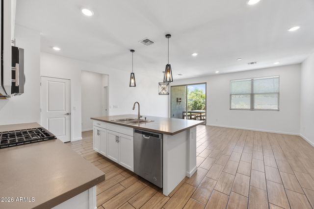 4121 S 67TH Drive, Phoenix, AZ 85043