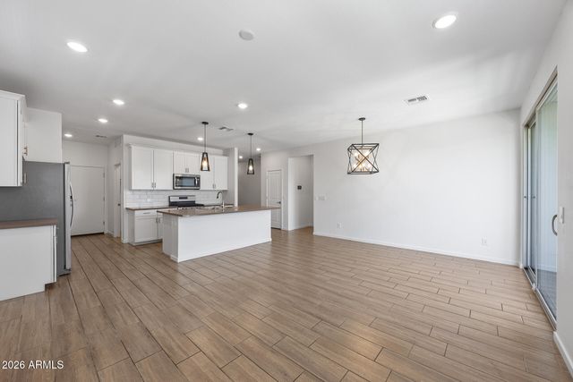 4121 S 67TH Drive, Phoenix, AZ 85043
