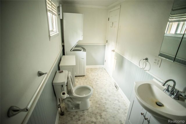 131 E Washington Street, Dimondale Village, MI 48821