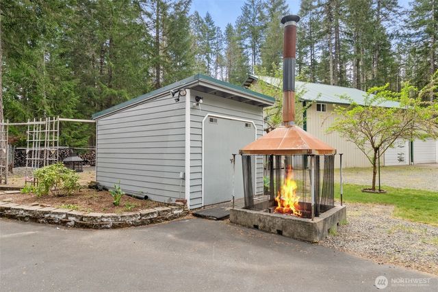 261 N Olympic Way, Hoodsport, WA 98548