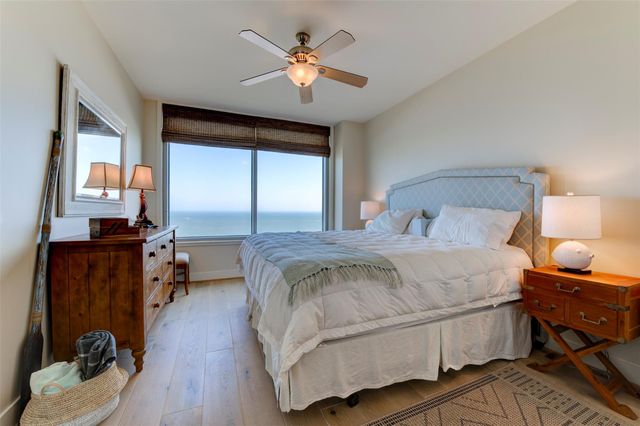 801 E Beach Drive BC1604, Galveston, TX 77550
