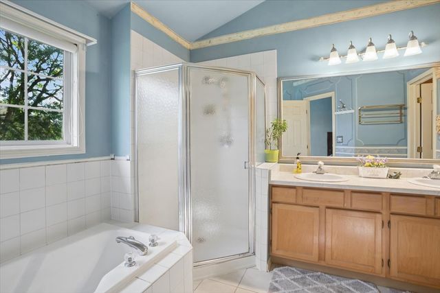 174 Merriford Lane 174, Roselle, IL 60172