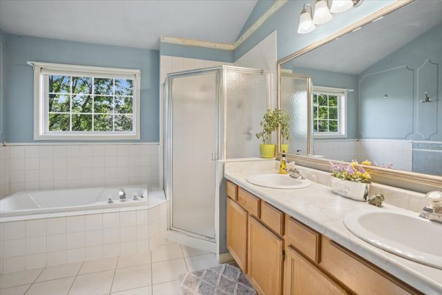 174 Merriford Lane 174, Roselle, IL 60172