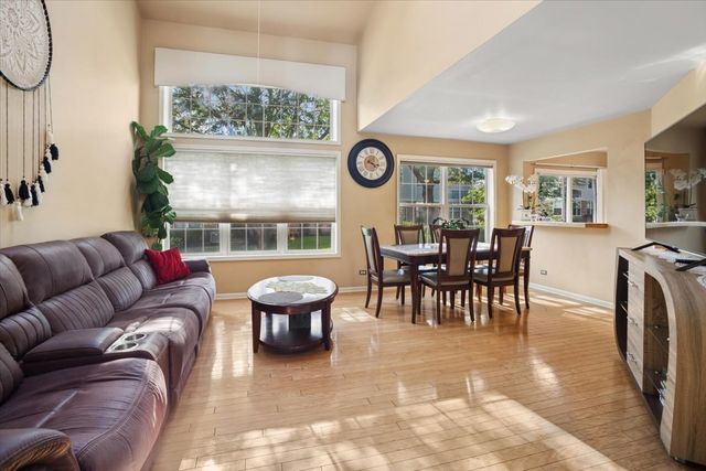 174 Merriford Lane 174, Roselle, IL 60172