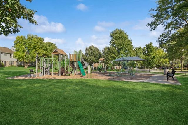 174 Merriford Lane 174, Roselle, IL 60172