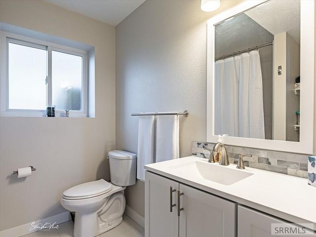 2000 SE Sandy Lane, Pocatello, ID 83204