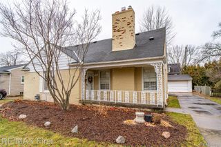 1039 Somerset Avenue, Grosse Pointe Park, MI 48230