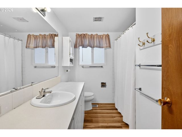 16540 Sw KING CHARLES Ave, Portland, OR 97224