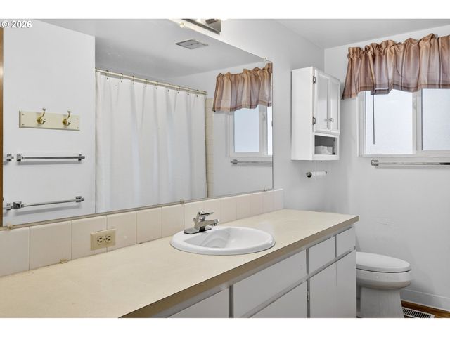 16540 Sw KING CHARLES Ave, Portland, OR 97224