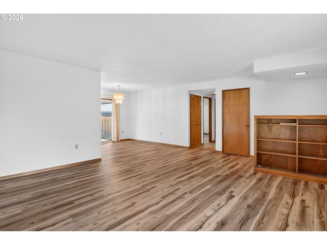 16540 Sw KING CHARLES Ave, Portland, OR 97224