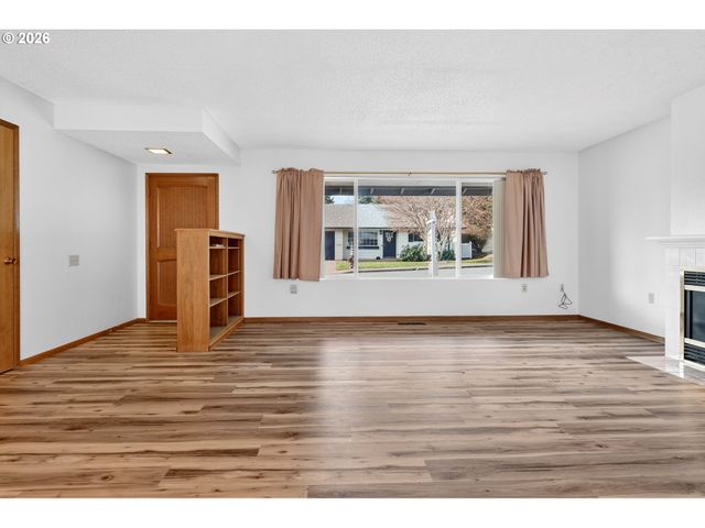 16540 Sw KING CHARLES Ave, Portland, OR 97224