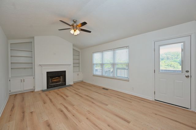 323 Witham Ct, Goodlettsville, TN 37072