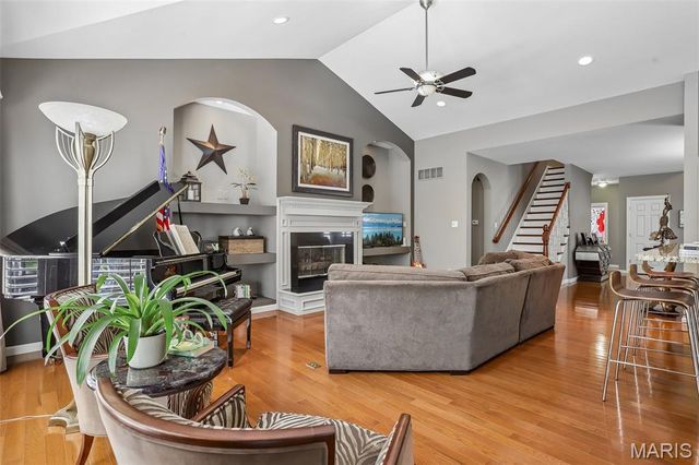 621 Stonebrook Court, Chesterfield, MO 63005