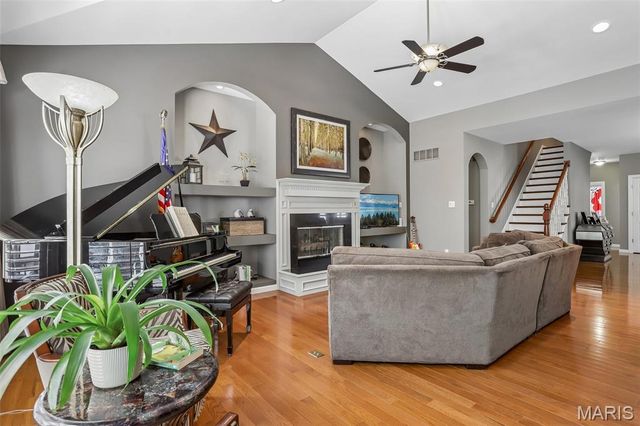 621 Stonebrook Court, Chesterfield, MO 63005