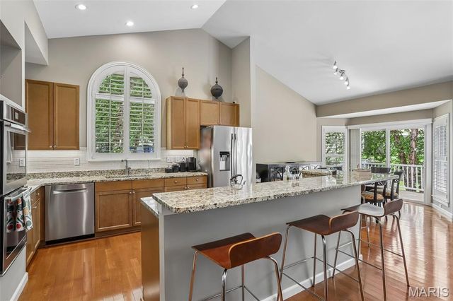 621 Stonebrook Court, Chesterfield, MO 63005