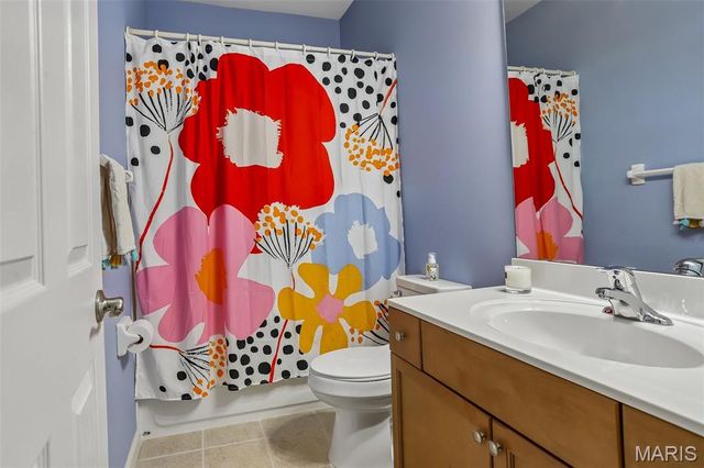621 Stonebrook Court, Chesterfield, MO 63005