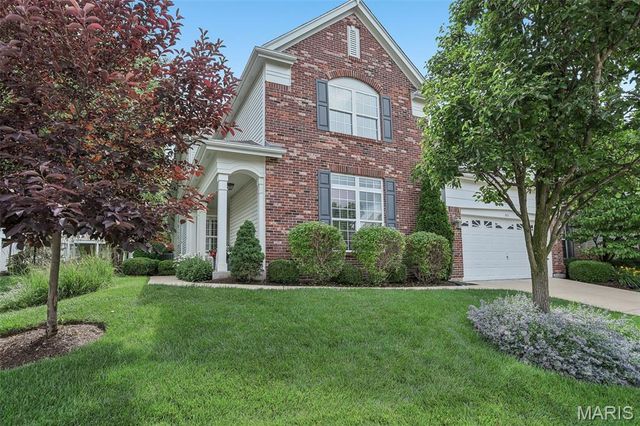 621 Stonebrook Court, Chesterfield, MO 63005