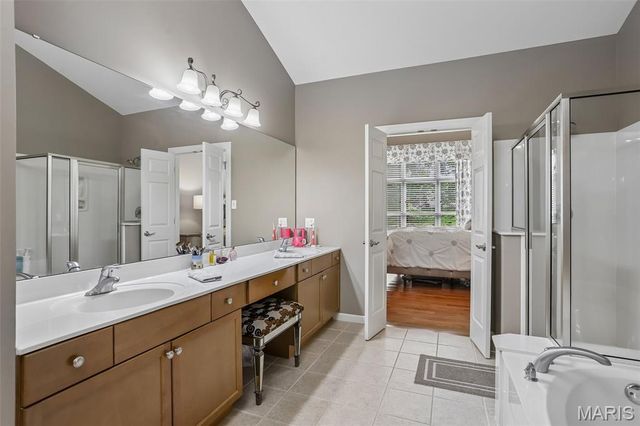 621 Stonebrook Court, Chesterfield, MO 63005