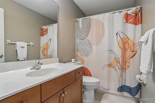 621 Stonebrook Court, Chesterfield, MO 63005
