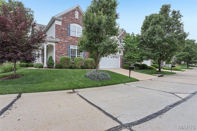 621 Stonebrook Court, Chesterfield, MO 63005
