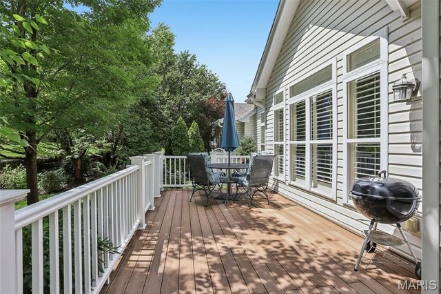 621 Stonebrook Court, Chesterfield, MO 63005