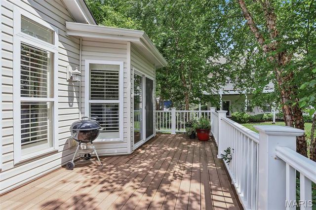 621 Stonebrook Court, Chesterfield, MO 63005