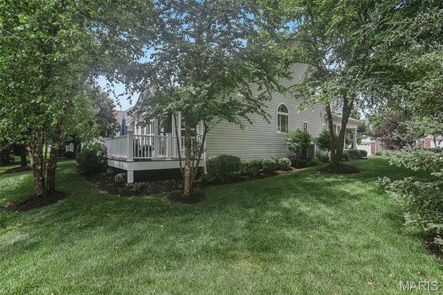 621 Stonebrook Court, Chesterfield, MO 63005
