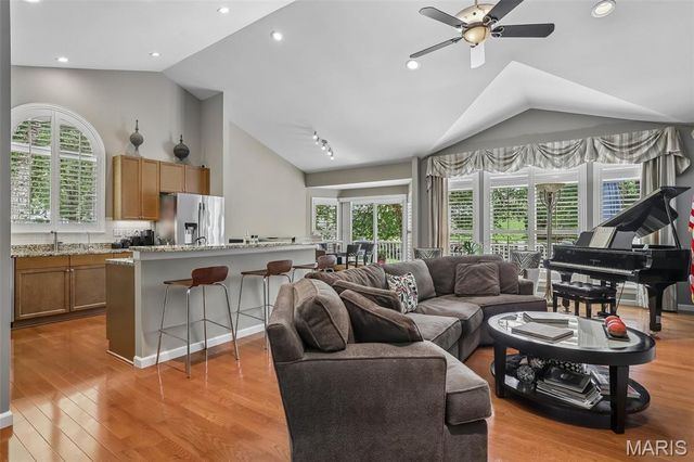 621 Stonebrook Court, Chesterfield, MO 63005