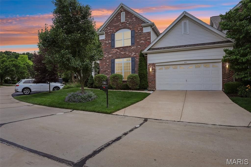 621 Stonebrook Court, Chesterfield, MO 63005
