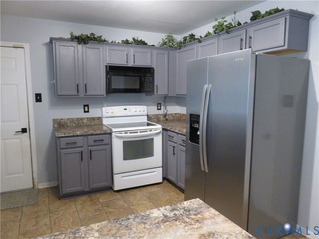 3107 McCabe Ct, Chester, VA 23831