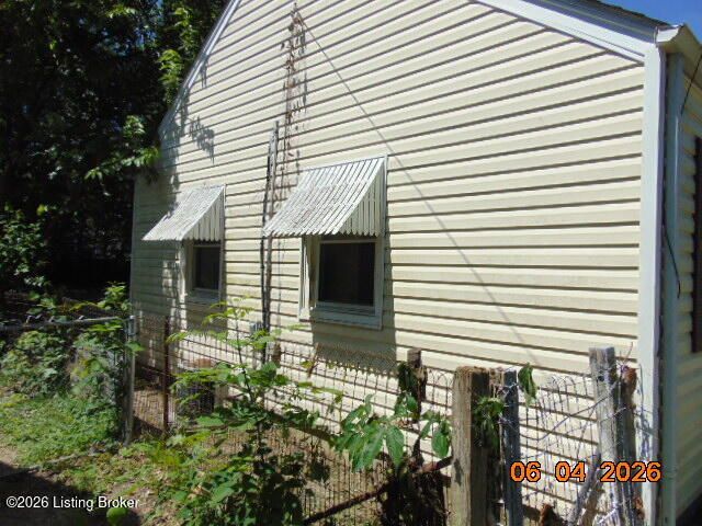 318 Freeman Ave, Louisville, KY 40214