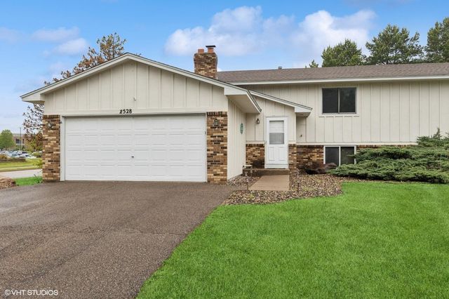 2528 Birchview Lane, Minnetonka, MN 55305