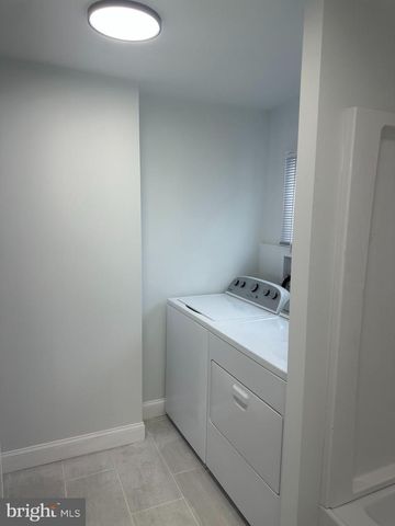 18 NESTINGROCK LN, Levittown, PA 19054
