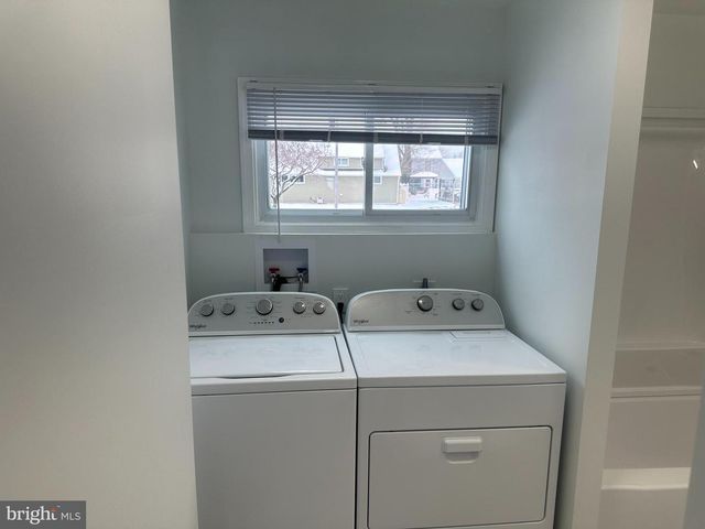 18 NESTINGROCK LN, Levittown, PA 19054