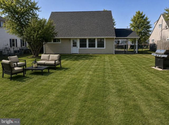 18 NESTINGROCK LN, Levittown, PA 19054