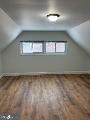 18 NESTINGROCK LN, Levittown, PA 19054