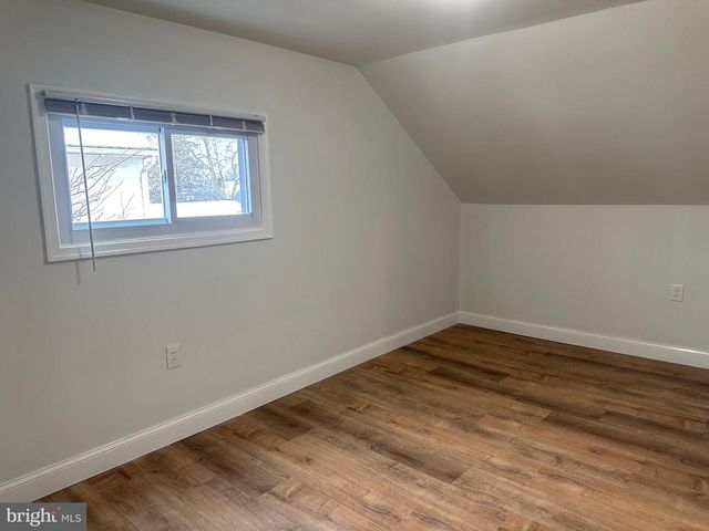 18 NESTINGROCK LN, Levittown, PA 19054