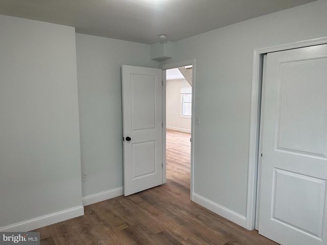 18 NESTINGROCK LN, Levittown, PA 19054