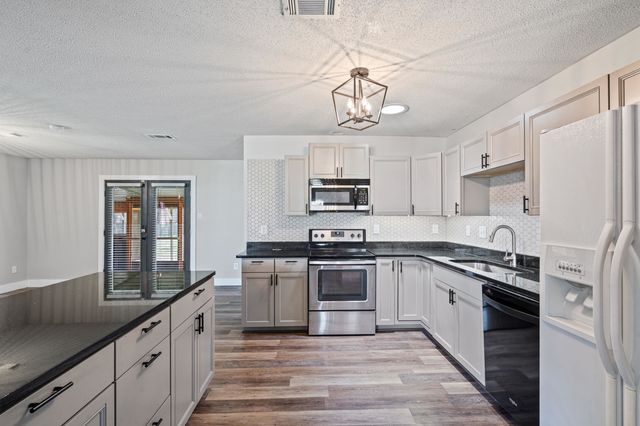 511 E RAE DR, Munford, TN 38058