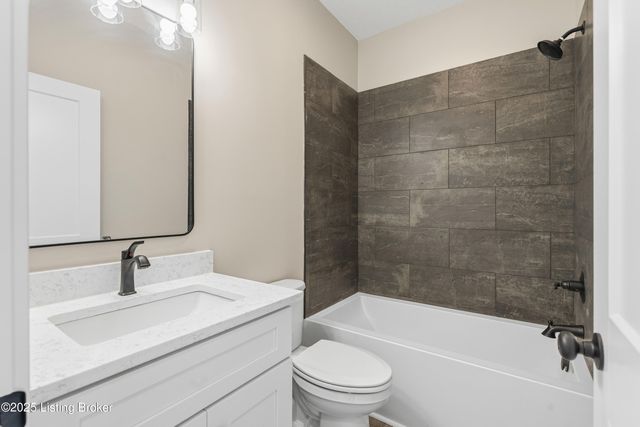 40 Betty Boyd Ln, Brandenburg, KY 40108