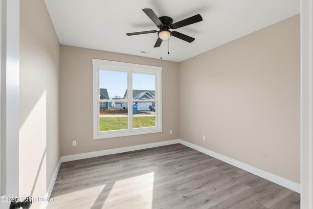 40 Betty Boyd Ln, Brandenburg, KY 40108