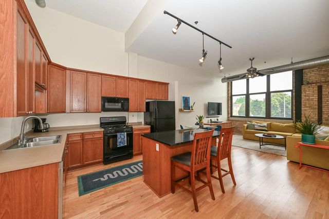 1924 N Hubbard STREET #218, Milwaukee, WI 53212