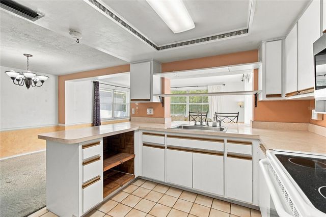 1110 E BOYER STREET, Tarpon Springs, FL 34689